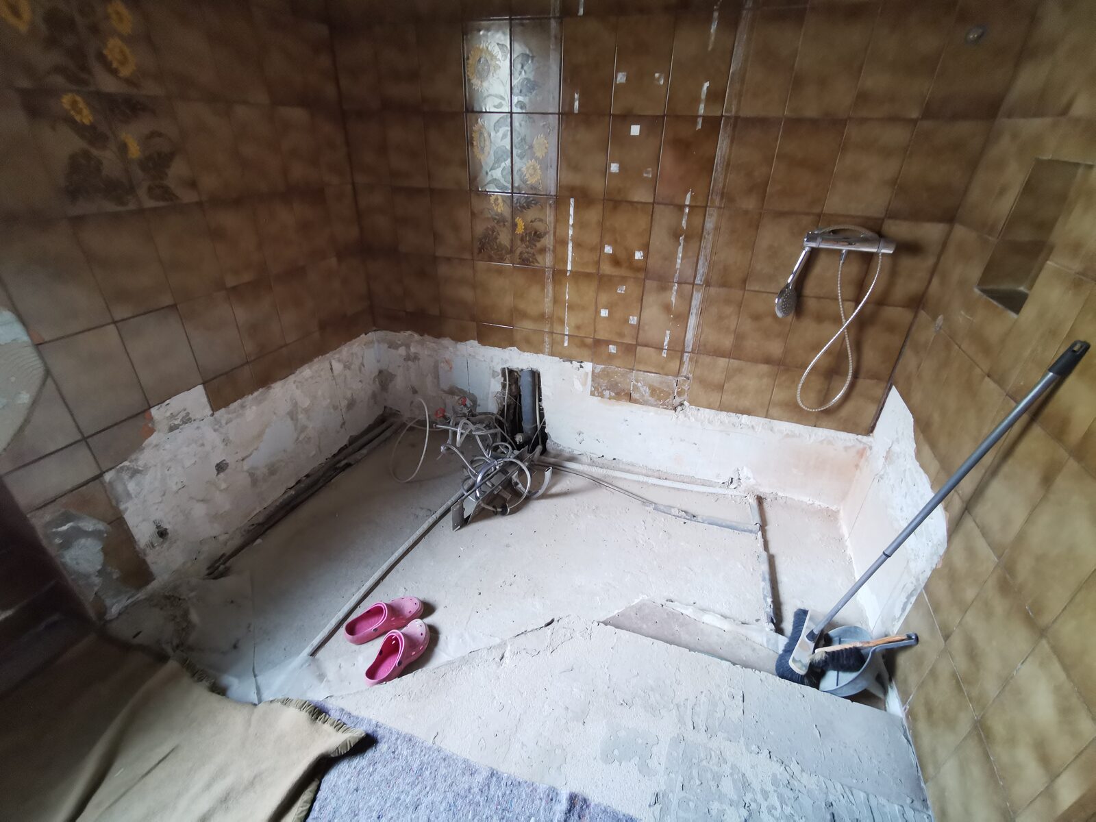 Chantier salle de bain avant travaux, vue 2
